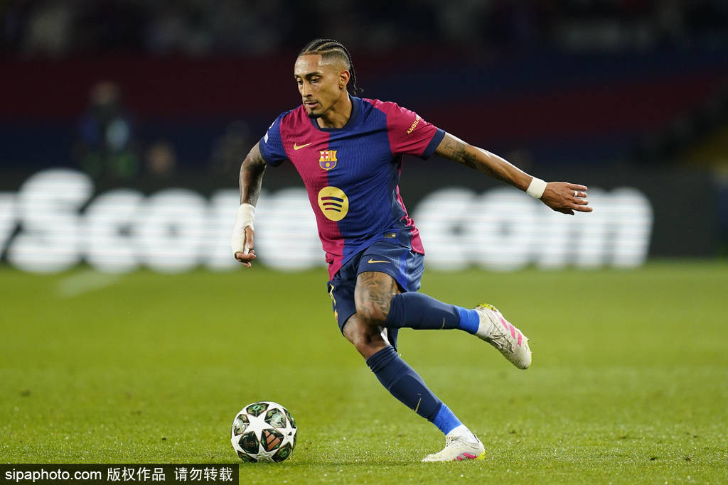 南美洲球会杯
_欧冠-莱万2球弑旧主亚马尔拉菲尼亚破门 巴萨4-0多特