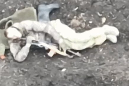 皇冠信用网会员_数十名俄军吞枪自杀皇冠信用网会员,多名女兵被炸死!用枪爆头会有痛苦吗?