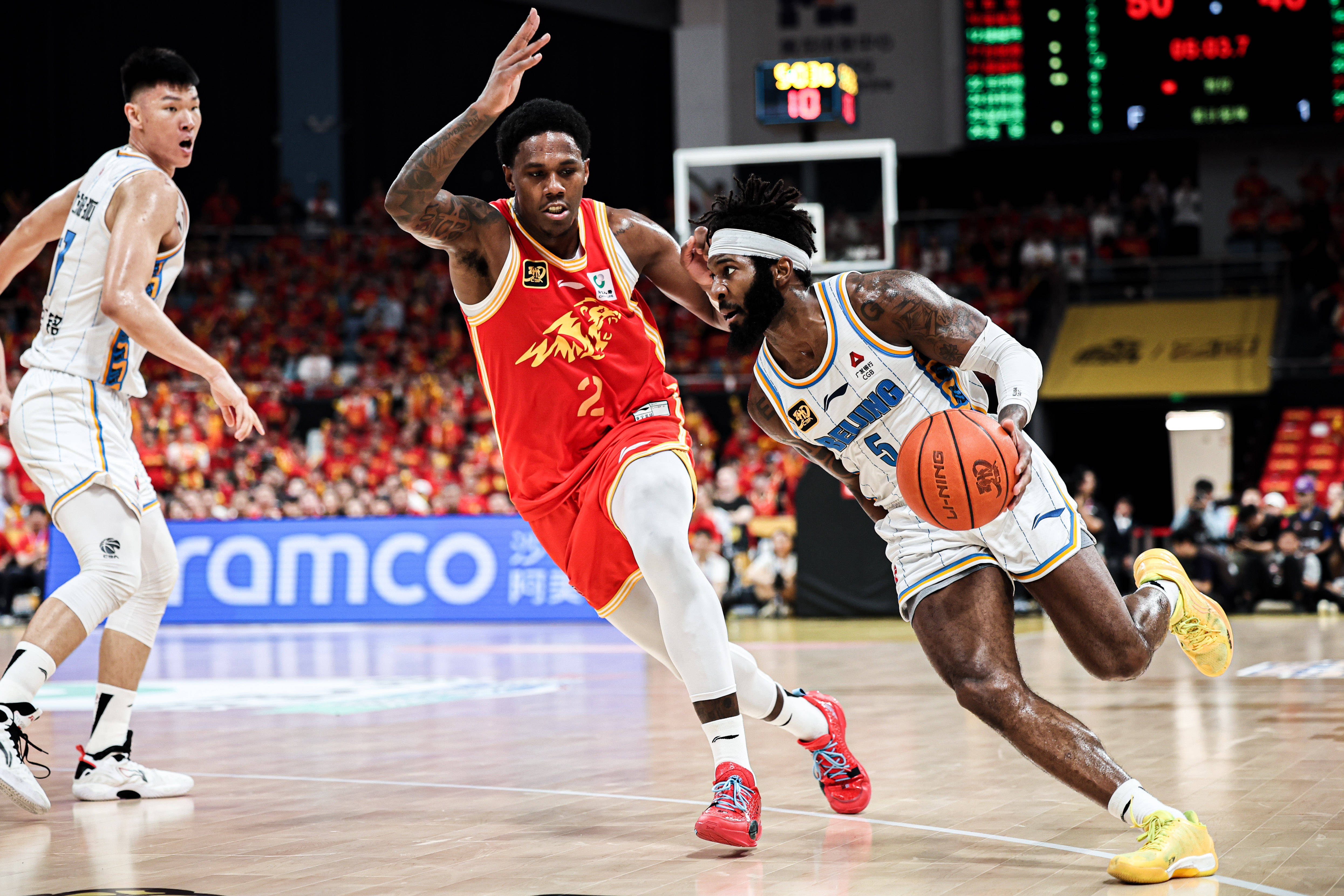 皇冠足球平台在哪里注册_总决赛-周琦13+14胡金秋26分 北京客场擒广厦总分1-0