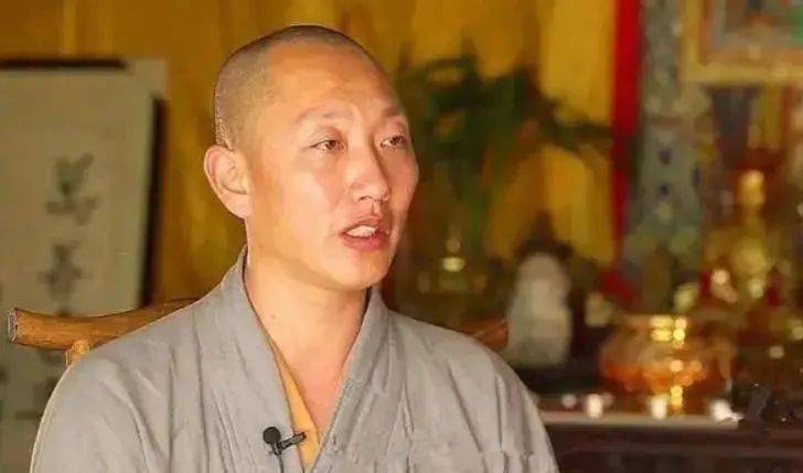 德甲足球_“救助百名弃婴的道禄和尚”被警方带走：涉诈骗德甲足球，金额或达千万元！当地回应：不存在儿童买卖的情况