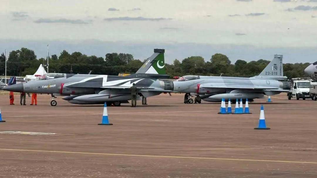 皇冠信用網最新地址_横跨6000千米!“枭龙”带胜利凯旋皇冠信用網最新地址,降落英国,“阵风”还不配上桌?