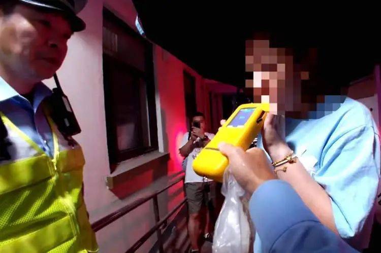 皇冠信用網开户_上海一女子开车肇事后皇冠信用網开户,第一件事竟是逃回家喝酒……已被刑拘!