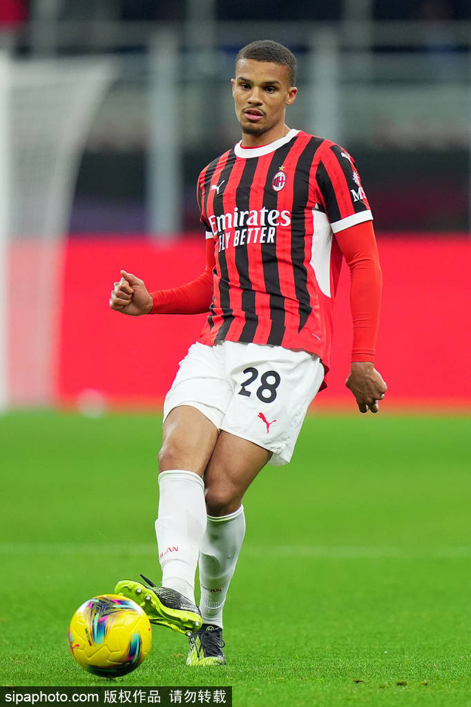 黑镇市vs卧龙岗狼队_米兰新援亚沙里训练中受伤黑镇市vs卧龙岗狼队，未来将接受详细检查！