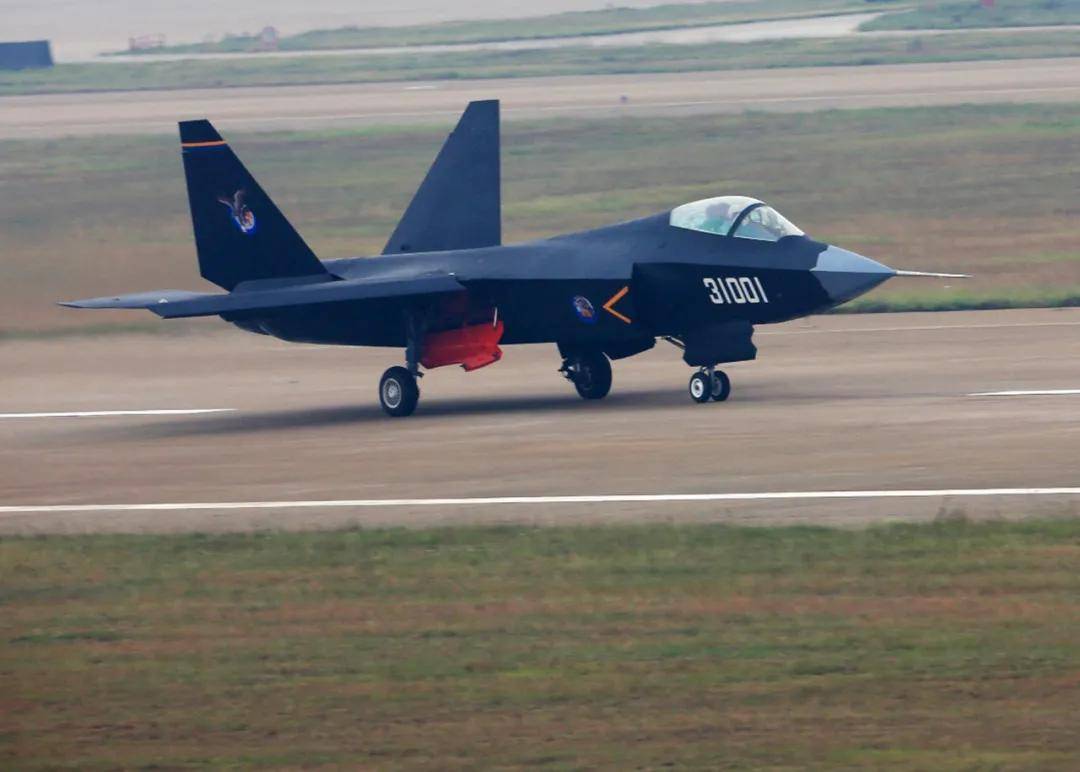 国际友谊赛U19_中国歼-35最新画面国际友谊赛U19!6枚中距弹、隐藏登机梯首次曝光!