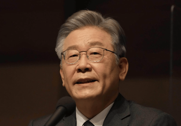 埃及超级联赛_要么出手对付中国埃及超级联赛,要么放弃领土,李在明登机返回韩国,临走前送中方15个字!