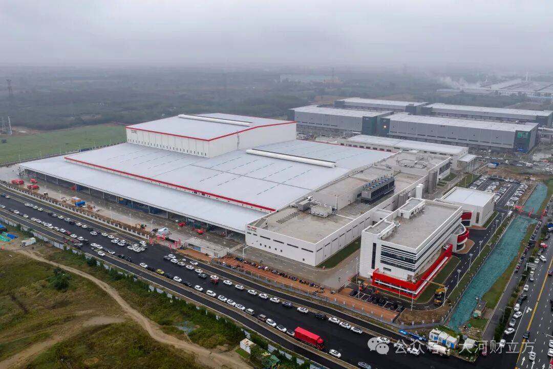 皇冠登一登二登三区别
_河南诞生首个百万吨级饮料超级工厂 | 极刻