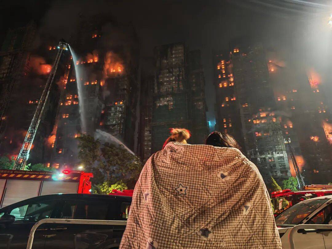 皇冠信用網代理
_香港大埔火灾已造成44人遇难!3人以涉嫌误杀罪被拘捕皇冠信用網代理
,警方:不排除发泡胶是火势迅速蔓延原因;大埔区多所学校停课,临时庇护中心开放