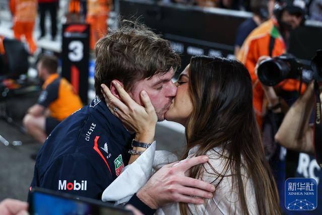 比利时足球
_F1 | 布扎比大奖赛排位赛:维斯塔潘夺得杆位