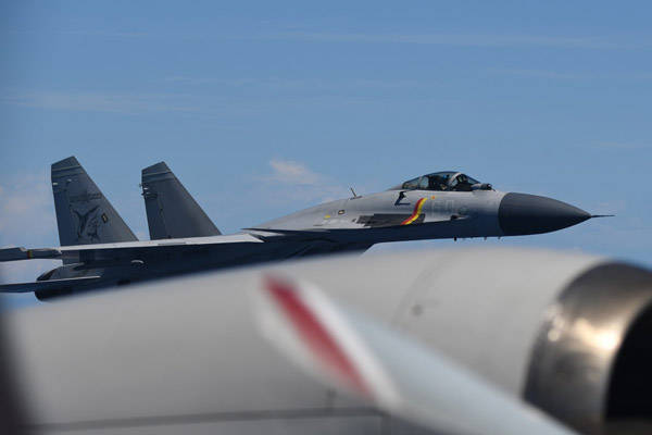 埃及足球
_辽宁舰编队穿航宫古海峡埃及足球
，日方“加戏”：中国战机在公海用雷达照射日本战机