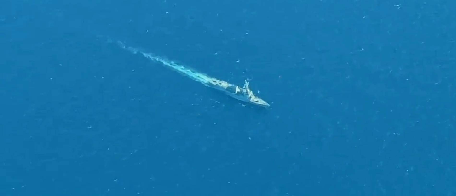 伊朗足球
_突发！菲律宾女记者拍摄到伊朗足球
，中国庞大舰队现身黄岩岛，与美舰对峙