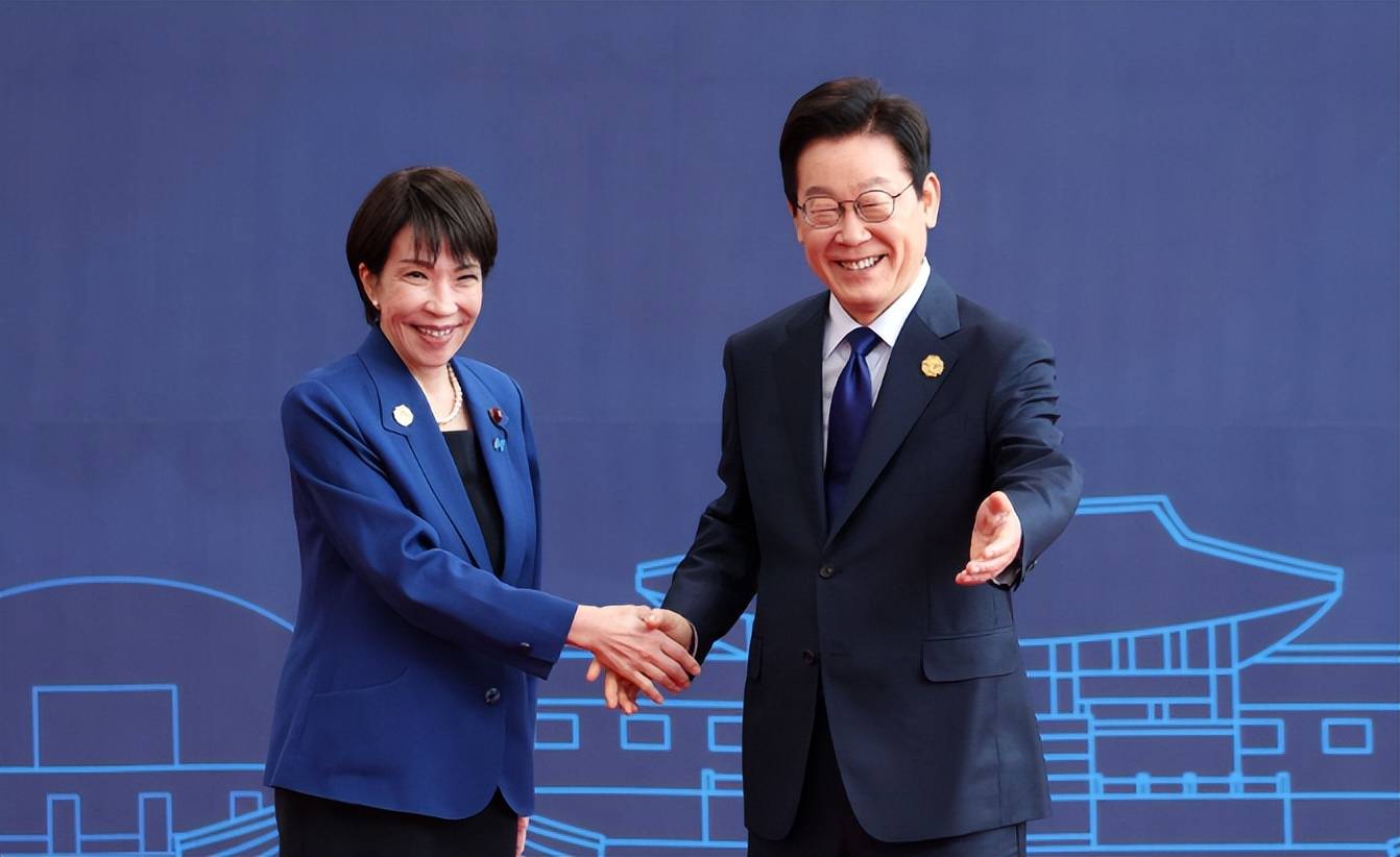 西班牙足球
_高市早苗突然改口西班牙足球
，当众承认一中！李在明行动迅速，马上就要来中国，想要挨个搞定中日？