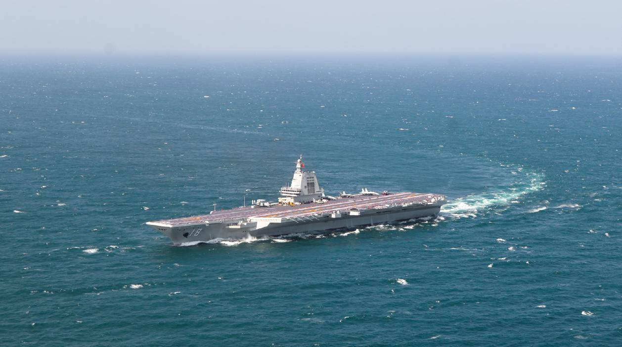 ‌法国世界杯足球
_直-20T都拍到了！美国卫星秀精度‌法国世界杯足球
，监视中国075舰，7万吨直奔澳洲