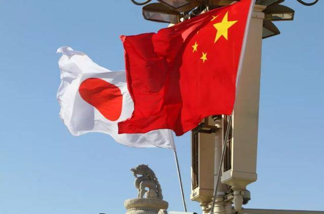 皇冠足球平台代理_解放军实弹射击全中!怕挨炸的日媒当众提问皇冠足球平台代理,中方一句话回应