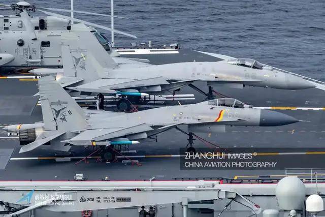 皇冠信用网网址_三代同堂皇冠信用网网址！央视首次出现歼-11、歼-11BS、歼-11BG同框画面