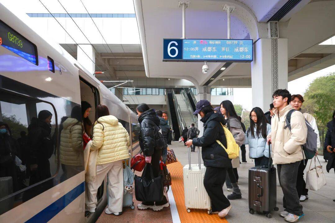 皇冠信用网开户
_12306上站名多了空格?恭喜你发现“彩蛋”皇冠信用网开户
!